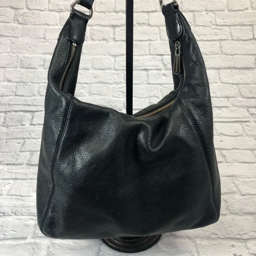 Michael Kors Leather Shoulder hobo bag Black One strap Silver Buckle clasp Lined